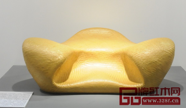 高鳯麟——《冥想坐具》