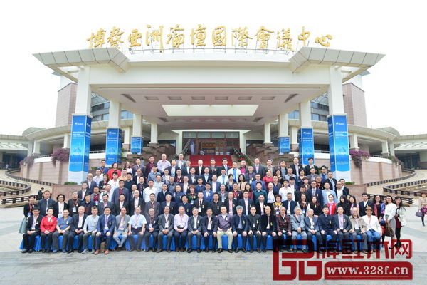 第六屆中國紅木家具品牌大會嘉賓合影 第六屆中國紅木家具品牌大會嘉賓合影