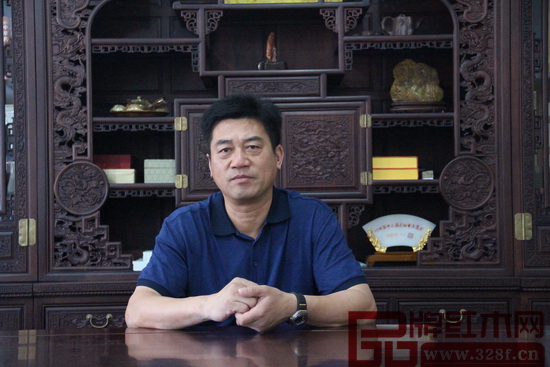 新明紅木董事長張新民