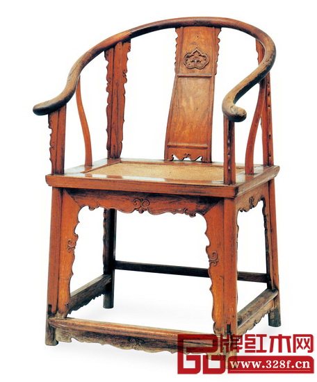 清早中期 黃花梨三段靠背板圈椅（故宮博物院藏），長(zhǎng)61.5厘米，寬49厘米，高100.5厘米