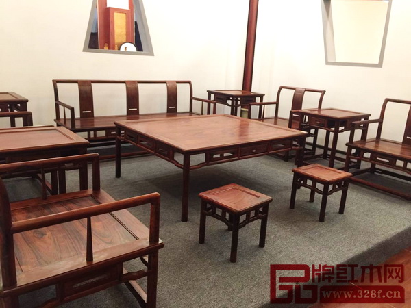 孔連紅木“全新明式”系列新品獲得了消費者的廣泛好評 孔連紅木“全新明式”系列新品獲得了消費者的廣泛好評