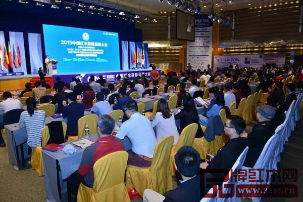 2015中國紅木家具品牌大會現(xiàn)場座無虛席 2015中國紅木家具品牌大會現(xiàn)場座無虛席