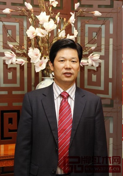 張錫復（中山東成紅木董事長）