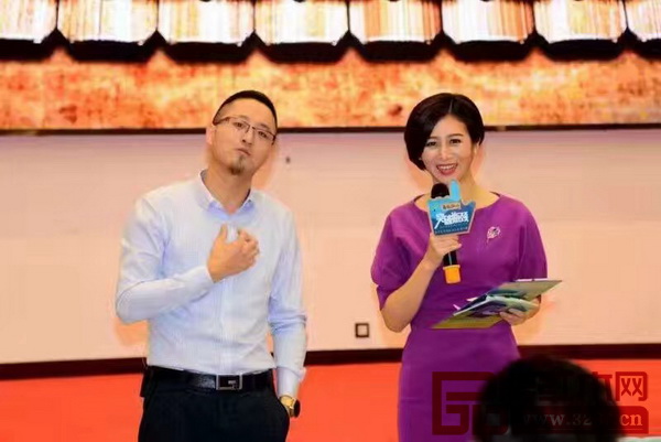 清華大學(xué)電商總裁班互聯(lián)網(wǎng)導(dǎo)師孫平與大家分享《企業(yè)品牌與互聯(lián)網(wǎng)營銷》 清華大學(xué)電商總裁班互聯(lián)網(wǎng)導(dǎo)師孫平與大家分享《企業(yè)品牌與互聯(lián)網(wǎng)營銷》