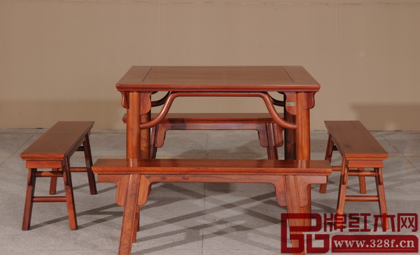 緬甸花梨明式八仙桌5件套優(yōu)惠價僅需:8000元 緬甸花梨明式八仙桌5件套優(yōu)惠價僅需:8000元