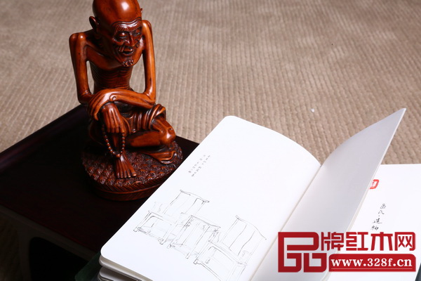 呈現(xiàn)中國傳統(tǒng)工藝大師經(jīng)典作品，為傳統(tǒng)藝術(shù)家具特別定制，《區(qū)氏·造物》又因意義非凡而極具珍藏價值