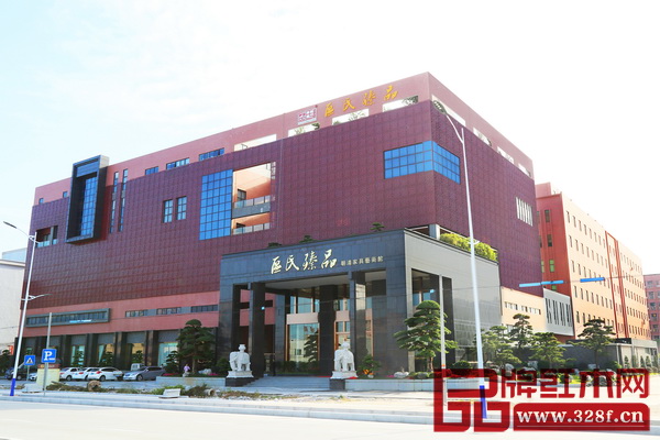 區(qū)氏臻品打造的明清家具藝術館為紅木愛好者提供了一座藝術殿堂 區(qū)氏臻品打造的明清家具藝術館為紅木愛好者提供了一座藝術殿堂