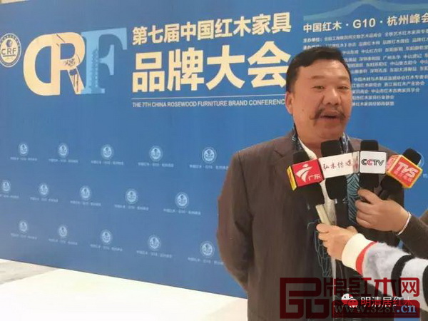 明清居董事長金彪云接受央視采訪 明清居董事長金彪云接受央視采訪