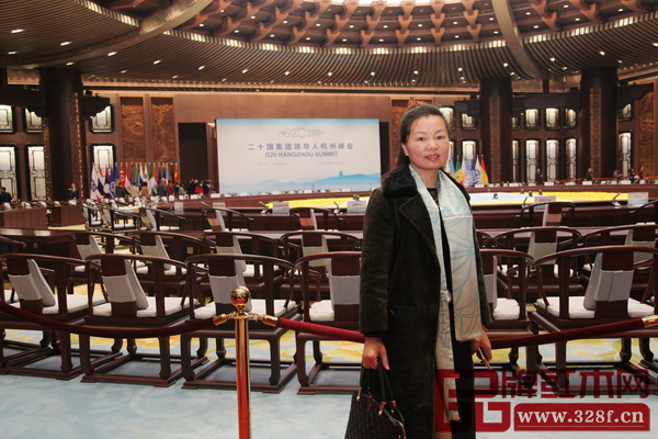 古森紅木總經(jīng)理王烽艷受邀出席于杭州G20峰會(huì)舉辦的第七屆中國(guó)紅木家具品牌大會(huì) 古森紅木總經(jīng)理王烽艷受邀出席于杭州G20峰會(huì)舉辦的第七屆中國(guó)紅木家具品牌大會(huì)