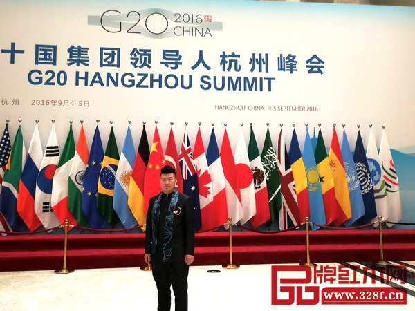 滄州憶古軒紅木樓總經(jīng)理陳震出席第七屆中國紅木家具品牌大會 滄州憶古軒紅木樓總經(jīng)理陳震出席第七屆中國紅木家具品牌大會