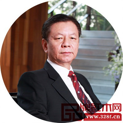 中國傳統(tǒng)工藝大師、國壽紅木董事長陳國壽