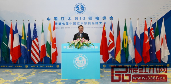 部分政府領(lǐng)導、行業(yè)協(xié)會領(lǐng)導、產(chǎn)區(qū)領(lǐng)導、權(quán)威專家、行業(yè)精英于中國紅木G10領(lǐng)袖峰會舉辦地留影 部分政府領(lǐng)導、行業(yè)協(xié)會領(lǐng)導、產(chǎn)區(qū)領(lǐng)導、權(quán)威專家、行業(yè)精英于中國紅木G10領(lǐng)袖峰會舉辦地留影