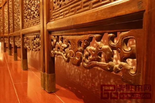 黃花梨福祿壽紋隔扇十二件底部特寫 黃花梨福祿壽紋隔扇十二件底部特寫