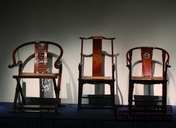 紅木家具蘊(yùn)含著豐富的人文精神和濃郁的文化氣息 紅木家具蘊(yùn)含著豐富的人文精神和濃郁的文化氣息