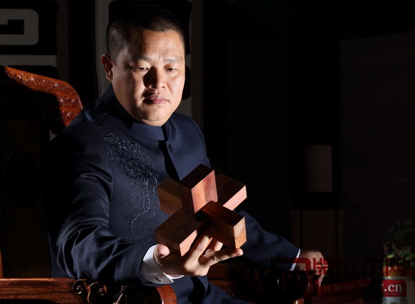 全聯(lián)藝術(shù)紅木家具專委會常務(wù)副主任、匠王紅木董事長 李茂先 全聯(lián)藝術(shù)紅木家具專委會常務(wù)副主任、匠王紅木董事長 李茂先