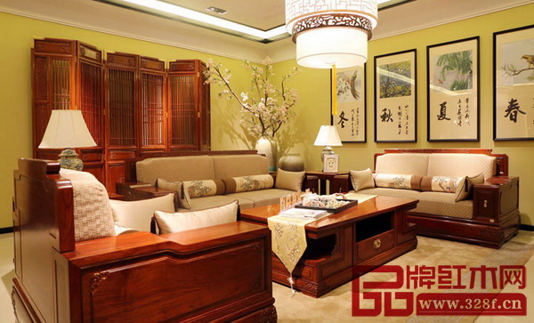 紅木沙發(fā)見(jiàn)證一家人從成長(zhǎng)、成熟再到白頭 紅木沙發(fā)見(jiàn)證一家人從成長(zhǎng)、成熟再到白頭