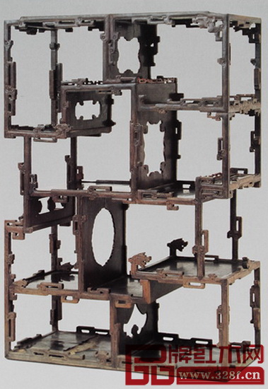 圖3 紫檀螭龍紋多寶閣 圖3 紫檀螭龍紋多寶閣