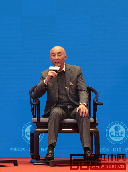 中國傳統(tǒng)工藝大師、全聯(lián)藝術(shù)紅木家具專委會(huì)主席團(tuán)主席、深圳泰和園董事長邵湘文 中國傳統(tǒng)工藝大師、全聯(lián)藝術(shù)紅木家具專委會(huì)主席團(tuán)主席、深圳泰和園董事長邵湘文