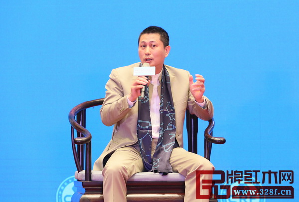 中山市家具商會(huì)會(huì)長、中山紅古軒總經(jīng)理吳赤宇 中山市家具商會(huì)會(huì)長、中山紅古軒總經(jīng)理吳赤宇