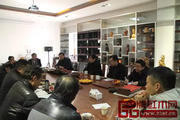 蘇州紅木家具專業(yè)委員會2017開年會議現(xiàn)場