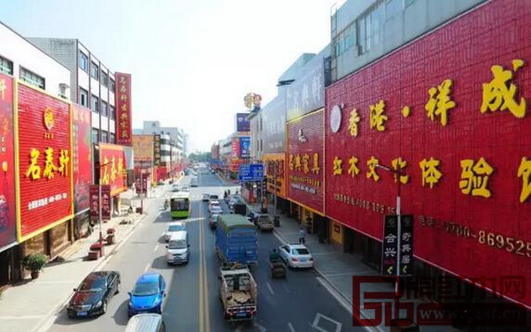 聞名全國(guó)的大涌紅木一條街 聞名全國(guó)的大涌紅木一條街