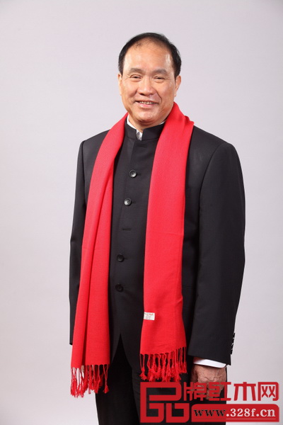 中山市紅木家具行業(yè)協(xié)會(huì)、大涌紅木家具協(xié)會(huì)會(huì)長、鴻發(fā)家具董事長蕭照興