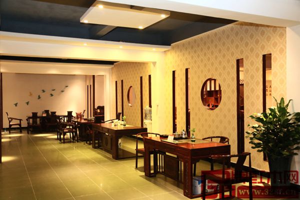 龍博士家具打造“一次精品定制，傳承經(jīng)久”的理念定制產(chǎn)品