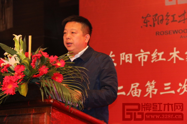 東陽市紅木家具行業(yè)協(xié)會(huì)常務(wù)副會(huì)長張向榮