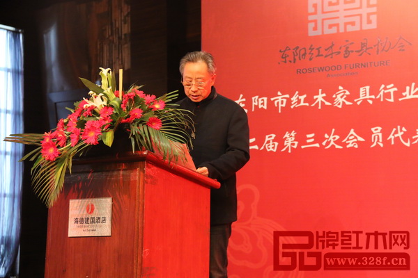 東陽市紅木家具行業(yè)協(xié)會(huì)秘書長曹益民