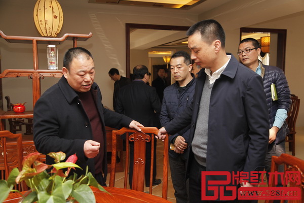 東陽市副市長蔣震雷詢問萬家宜關(guān)于好家具的“四不主張”