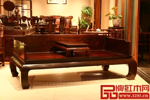 富寶軒《三圍獨(dú)板羅漢床》榮獲“2017匠心最美·明清古典家具金獎(jiǎng)” 富寶軒《三圍獨(dú)板羅漢床》榮獲“2017匠心最美·明清古典家具金獎(jiǎng)”