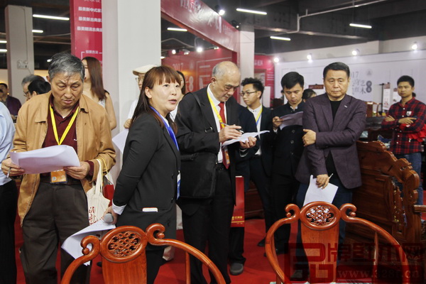 評審專家團為香山桃園《巴花·云窗觀景茶臺》評分 