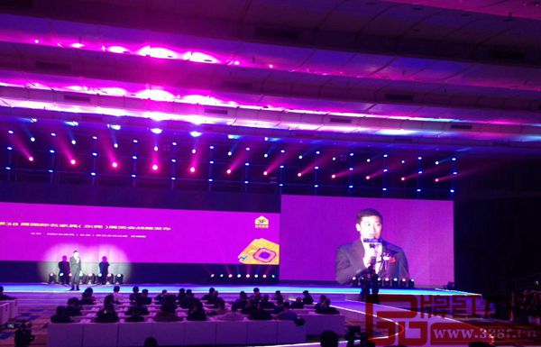 名家具展總經(jīng)理方潤忠致辭并做展會簡單報告