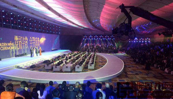 霓彩華裳·金羿盛典活動現(xiàn)場人氣爆滿