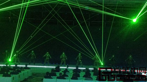 炫彩夜光舞蹈表演