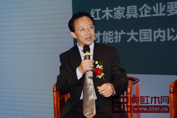 華南農(nóng)業(yè)大學(xué)博士生導(dǎo)師李凱夫圍繞“紅木家具企業(yè)如何擴(kuò)大國內(nèi)以及國際影響力”話題發(fā)表個(gè)人見解 華南農(nóng)業(yè)大學(xué)博士生導(dǎo)師李凱夫圍繞“紅木家具企業(yè)如何擴(kuò)大國內(nèi)以及國際影響力”話題發(fā)表個(gè)人見解