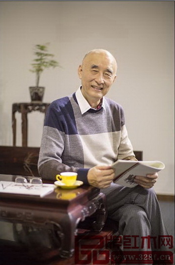 中國傳統(tǒng)工藝大師、深圳泰和園董事長邵湘文