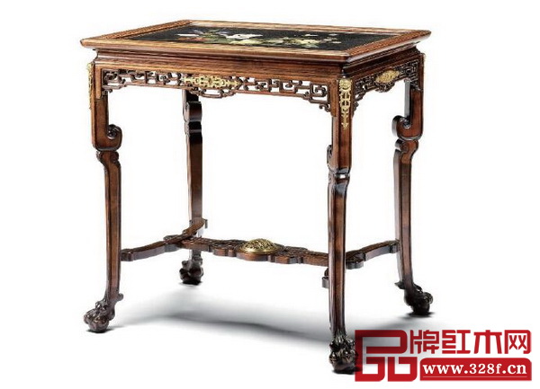 1880年,法國巴黎生產(chǎn)的有著中式風格的山毛櫸木中央桌 1880年,法國巴黎生產(chǎn)的有著中式風格的山毛櫸木中央桌