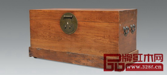 樟木箱,也叫女兒箱,曾是姑娘們出嫁必備的嫁妝 樟木箱,也叫女兒箱,曾是姑娘們出嫁必備的嫁妝