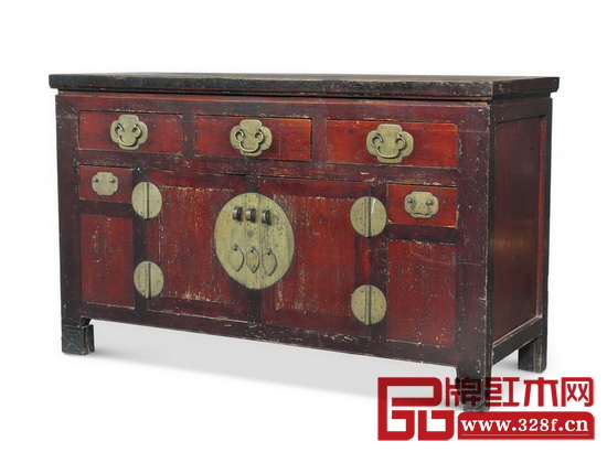 柜櫥因其功能私密常被安置在內(nèi)室,而且常作為嫁妝 柜櫥因其功能私密常被安置在內(nèi)室,而且常作為嫁妝