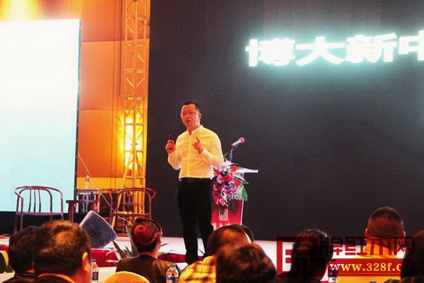 研發(fā)中心總經(jīng)理柯尊國(guó)介紹何為新中式 研發(fā)中心總經(jīng)理柯尊國(guó)介紹何為新中式