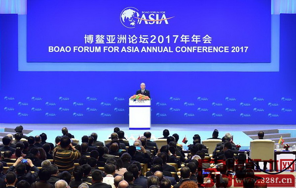 博鰲亞洲論壇副理事長(zhǎng)曾培炎在開幕式上宣讀習(xí)近平主席賀信 博鰲亞洲論壇副理事長(zhǎng)曾培炎在開幕式上宣讀習(xí)近平主席賀信