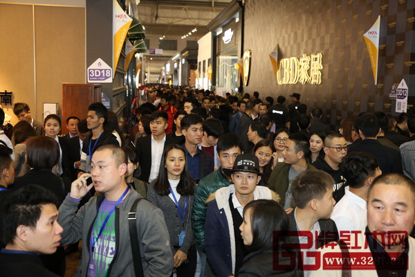 第37屆東莞名家具展現(xiàn)場人山人海 第37屆東莞名家具展現(xiàn)場人山人海