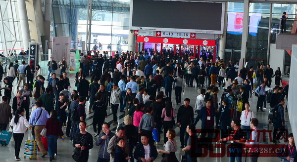 廣州家博會現(xiàn)場人山人海 廣州家博會現(xiàn)場人山人海