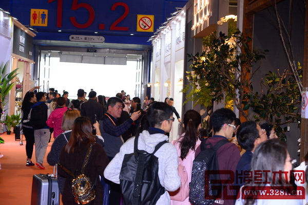 各類新品優(yōu)品,集聚眾多目光 各類新品優(yōu)品,集聚眾多目光