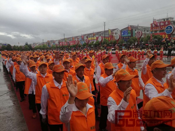 2017花園紅木家具展銷會萬人工匠方陣 2017花園紅木家具展銷會萬人工匠方陣