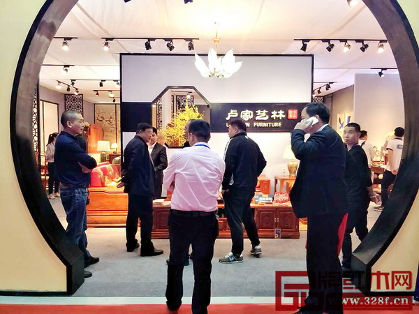 盧家藝林展廳人氣十足 盧家藝林展廳人氣十足