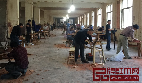 東陽市2016年度精細木工高技能人才培訓班技能比武在中信紅木舉行