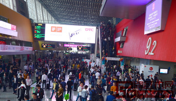 廣州家博會現(xiàn)場人山人海 廣州家博會現(xiàn)場人山人海