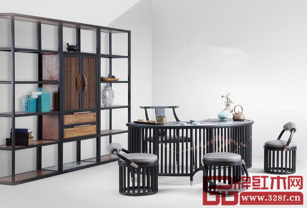 整體以素凈、簡潔作主調(diào), 中式風格經(jīng)過提煉以現(xiàn)代的手法觸入其中, 使空間品位得到提升之余室內(nèi)更具明朗大氣,穩(wěn)重中不失放松輕快之感(顧家?東方薈供圖) 整體以素凈、簡潔作主調(diào), 中式風格經(jīng)過提煉以現(xiàn)代的手法觸入其中, 使空間品位得到提升之余室內(nèi)更具明朗大氣,穩(wěn)重中不失放松輕快之感(顧家?東方薈供圖)